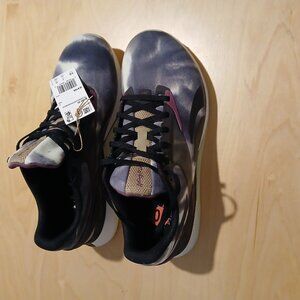 New Reebok Sneakers with Tags